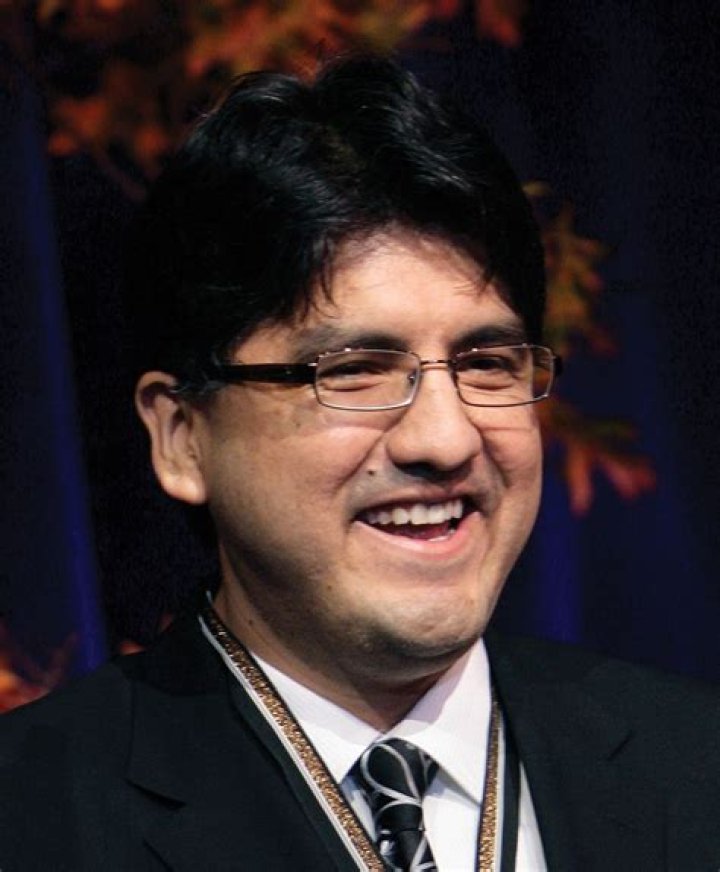 Sherman Alexie (Novelist) - Age, Birthday, Bio, Facts, Family, Net Worth, Height & More