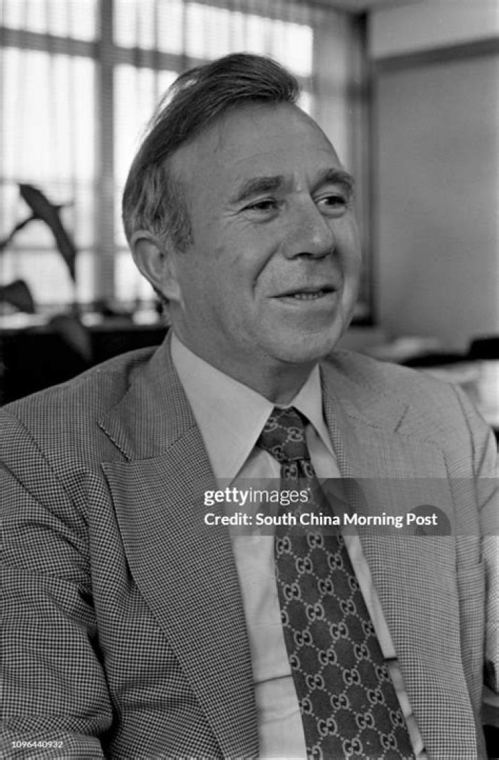 Sir David-Akers Jones Biography, Age, Height, Wife, Net Worth, Family