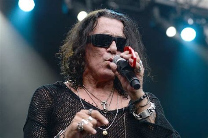 Stephen Pearcy (Metal Singer) - Age, Birthday, Bio, Facts, Family, Net Worth, Height & More