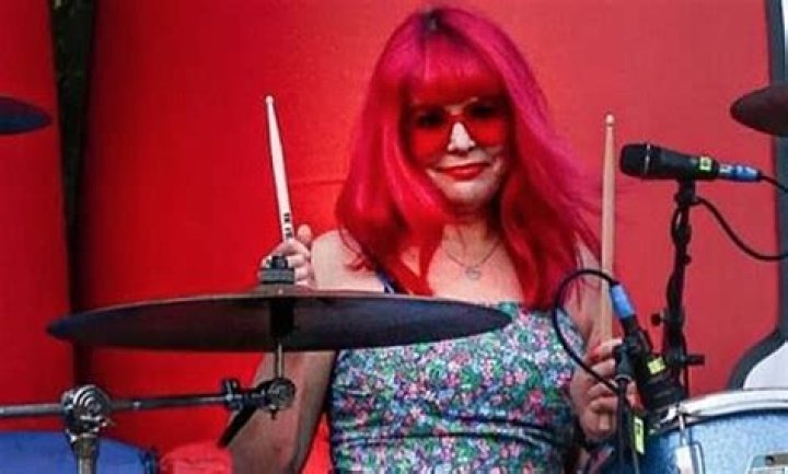 Tobi Vail Biography, Age, Height, Husband, Net Worth, Family