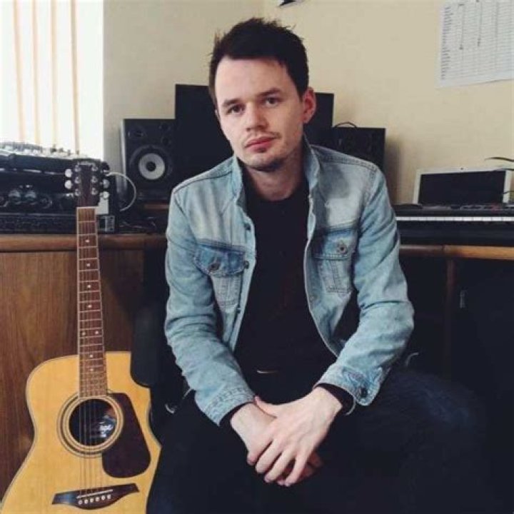 Tom Kavanagh Biography, Age, Height, Wife, Net Worth, Family