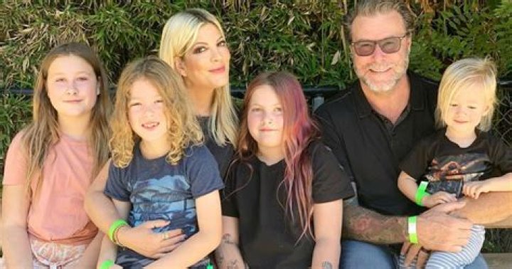 Tori Spelling Bio, Wiki Age, Family, Husband, Kids, 90210, Movies, TV Shows, and Net Worth.