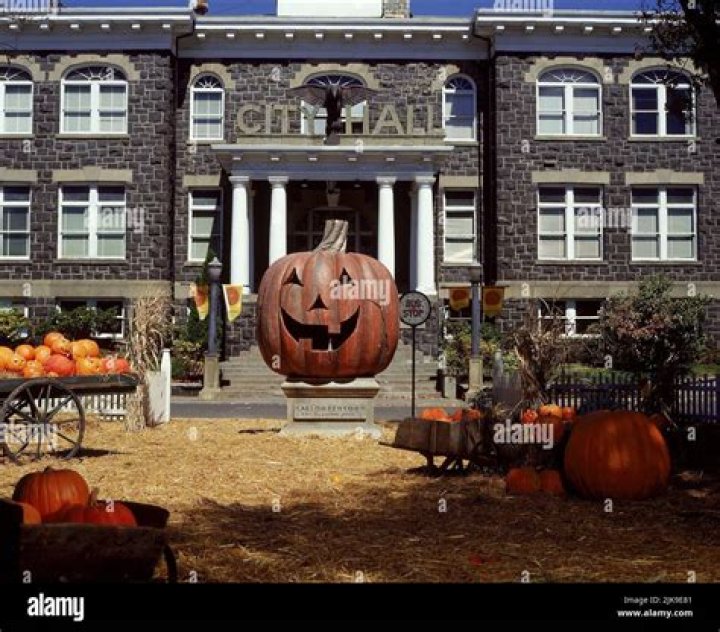What happened to Luke from Halloweentown? – Celebrity.fm – #1 Official Stars, Business & People Network, Wiki, Success story, Biography & Quotes