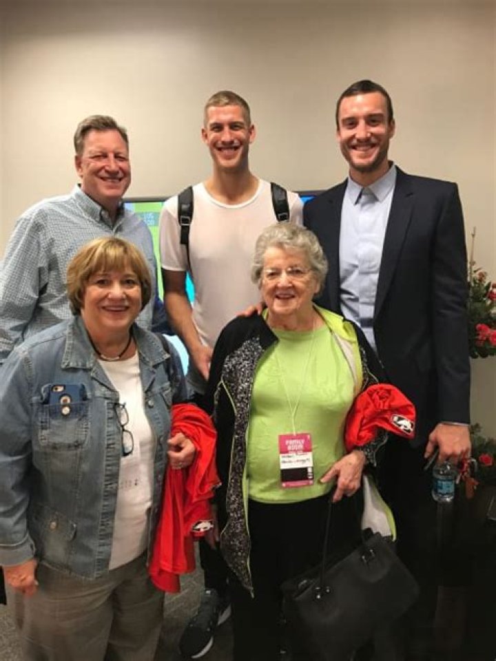Who Are Perky Plumlee & Leslie Plumlee Parents Of Mason Plumlee: Meet His Wife & Family