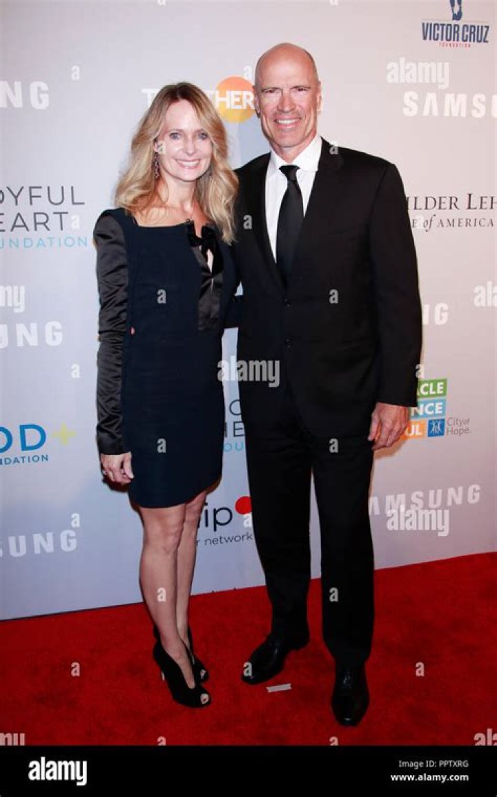 Who Is Mark Messier Wife Kim Clark? Details On Everything